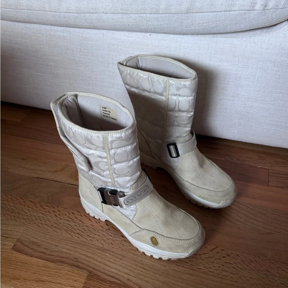 COACH Sandi Women's Suede Boots Vibram White/Beige Size 8M‎